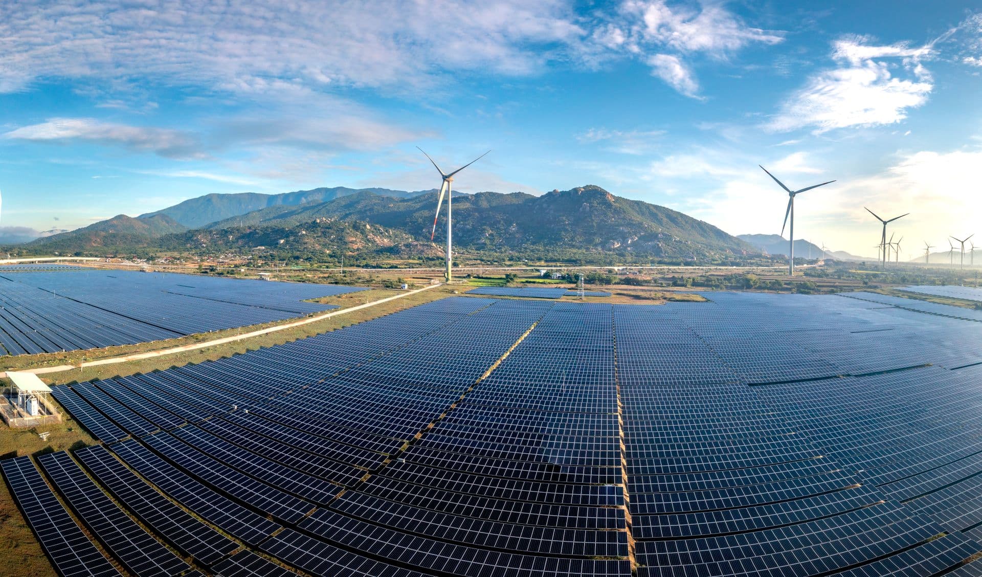 Facilitate energetică solară și eoliană la scară largă